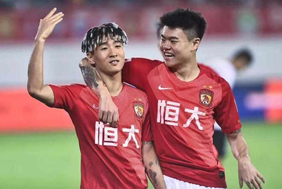 最终全场比赛结束，米兰1-0佛罗伦萨。